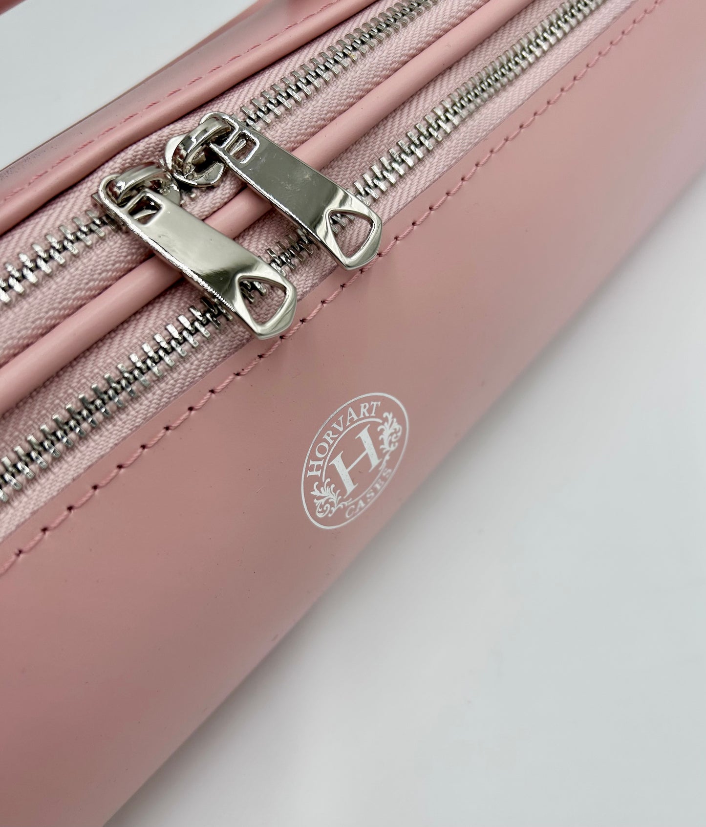 Flute Bag - Shiny pink leather with silver zipper and logo