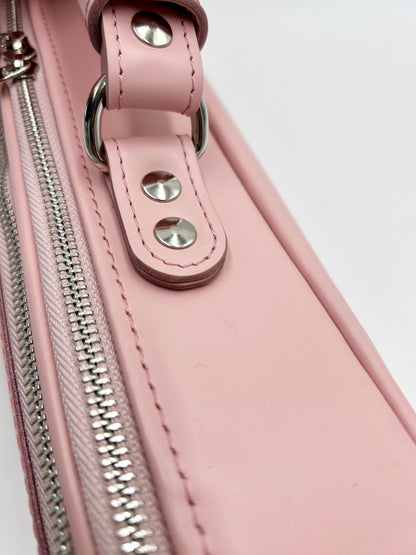 Flute Bag - Shiny pink leather with silver zipper and logo
