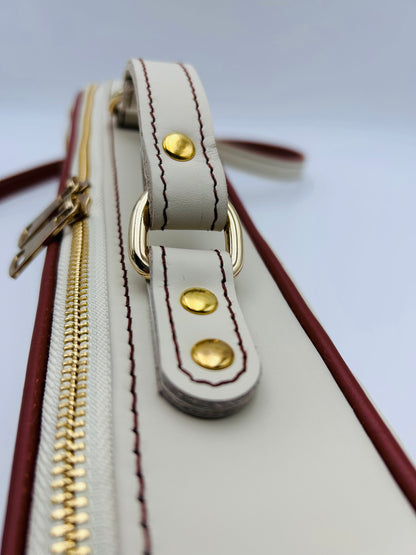 Flute Bag - Ivory coloured Leather with a pinch of brown in Rose's style.