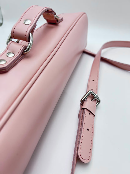 Flute Bag - Shiny pink leather with silver zipper and logo